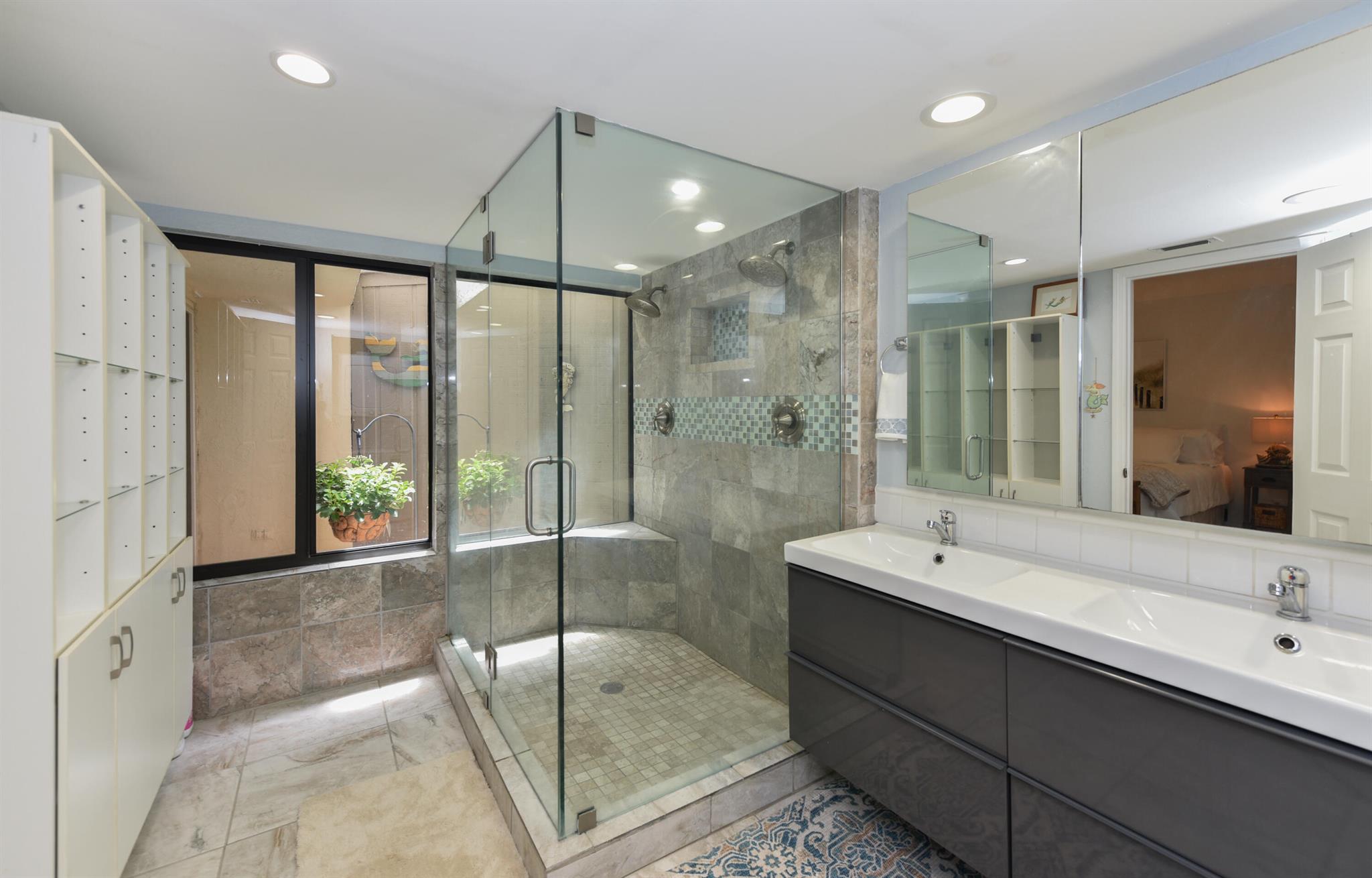 SEA LOFTERS CONDO - Residential