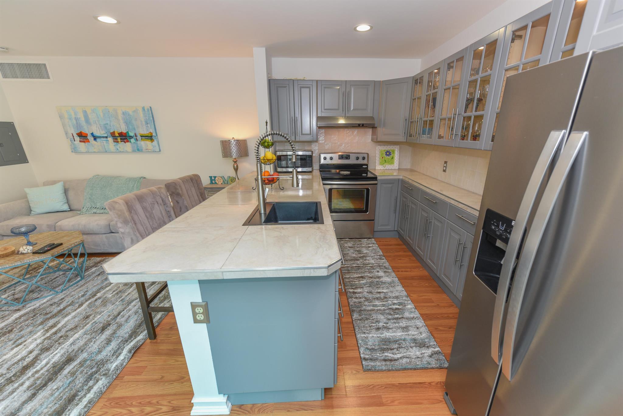 SEA LOFTERS CONDO - Residential