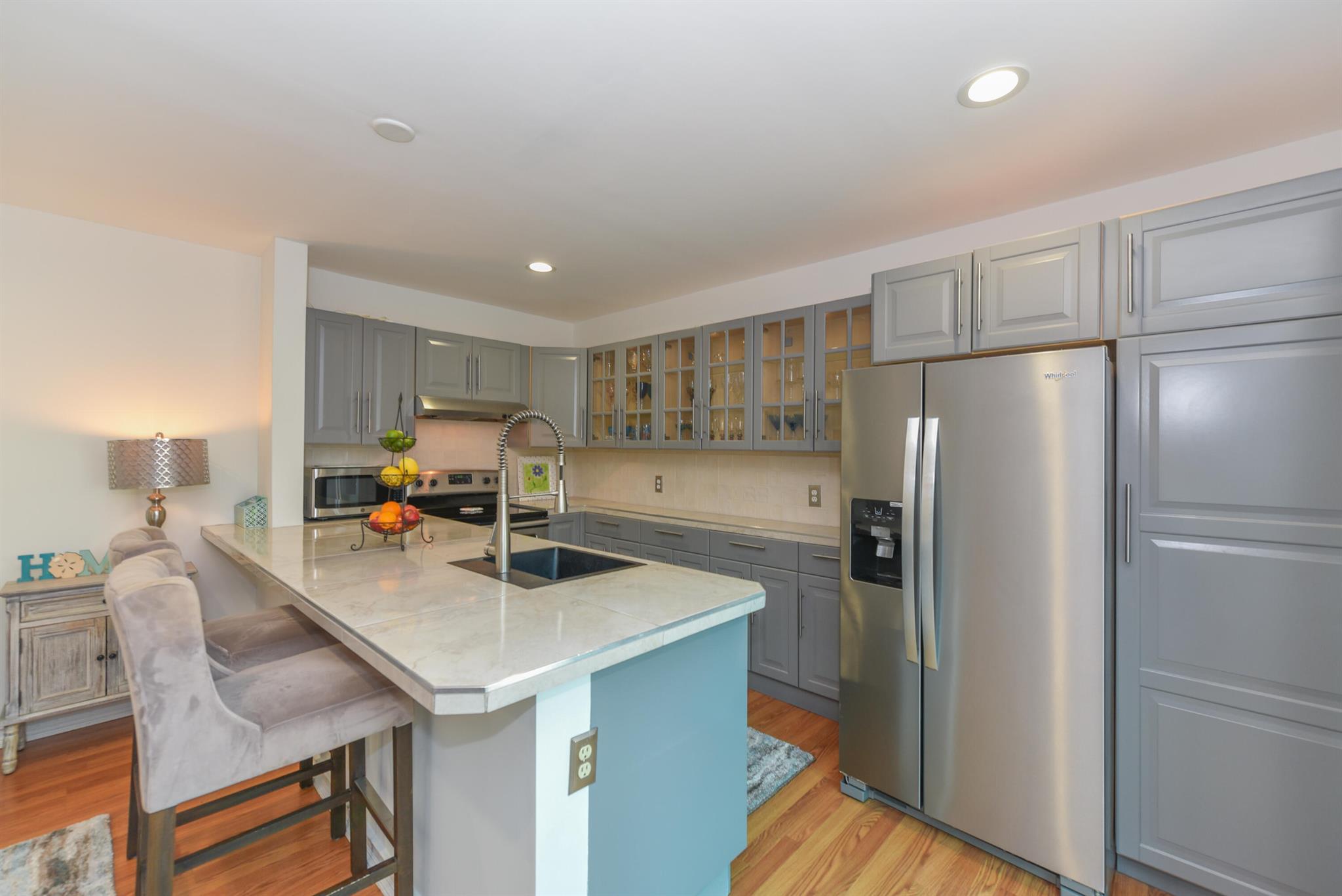 SEA LOFTERS CONDO - Residential