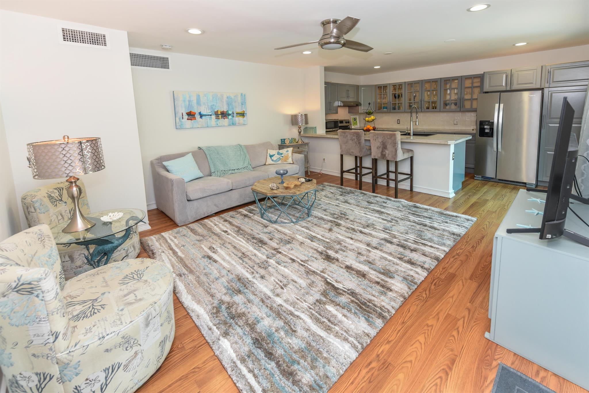 SEA LOFTERS CONDO - Residential