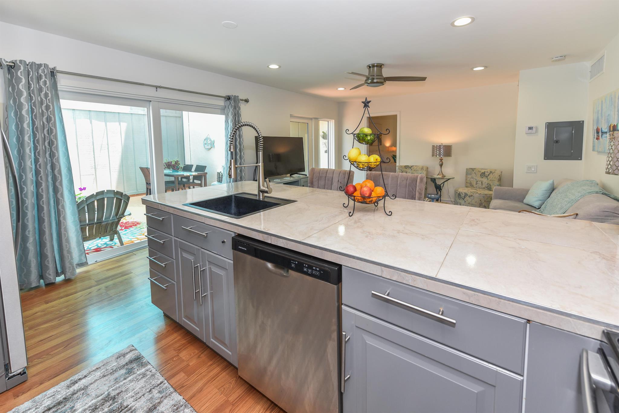 SEA LOFTERS CONDO - Residential