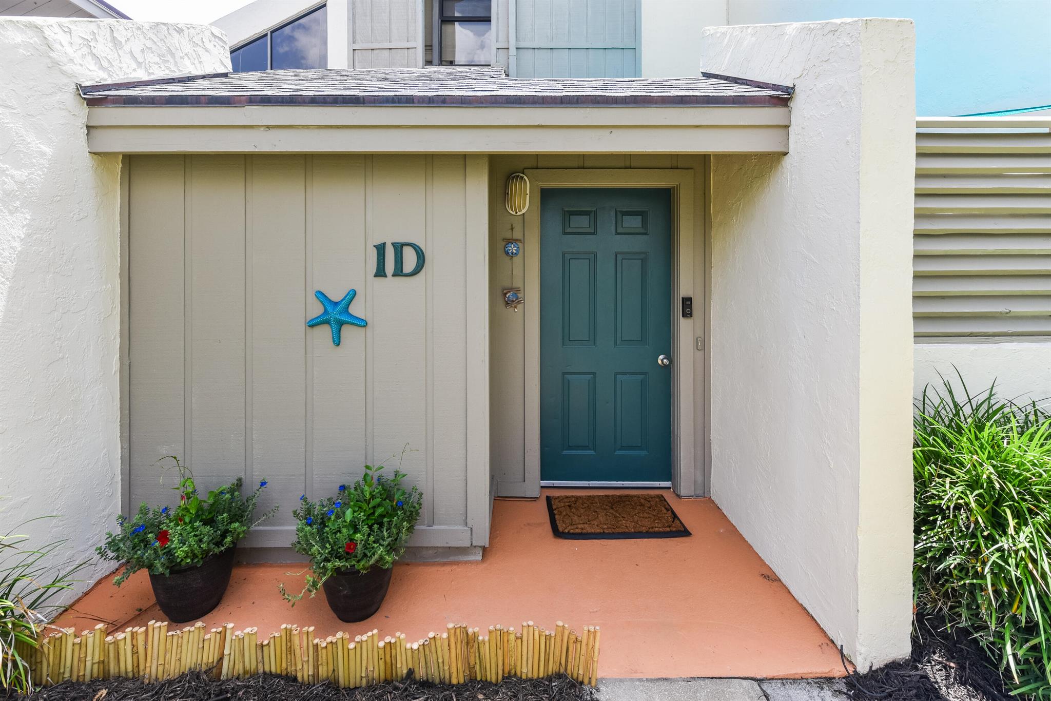 SEA LOFTERS CONDO - Residential