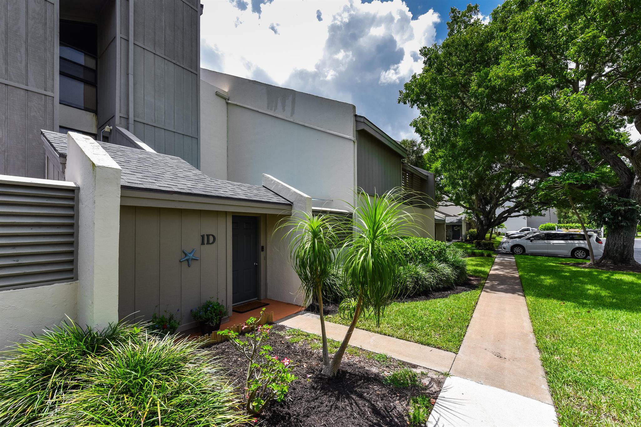 SEA LOFTERS CONDO - Residential