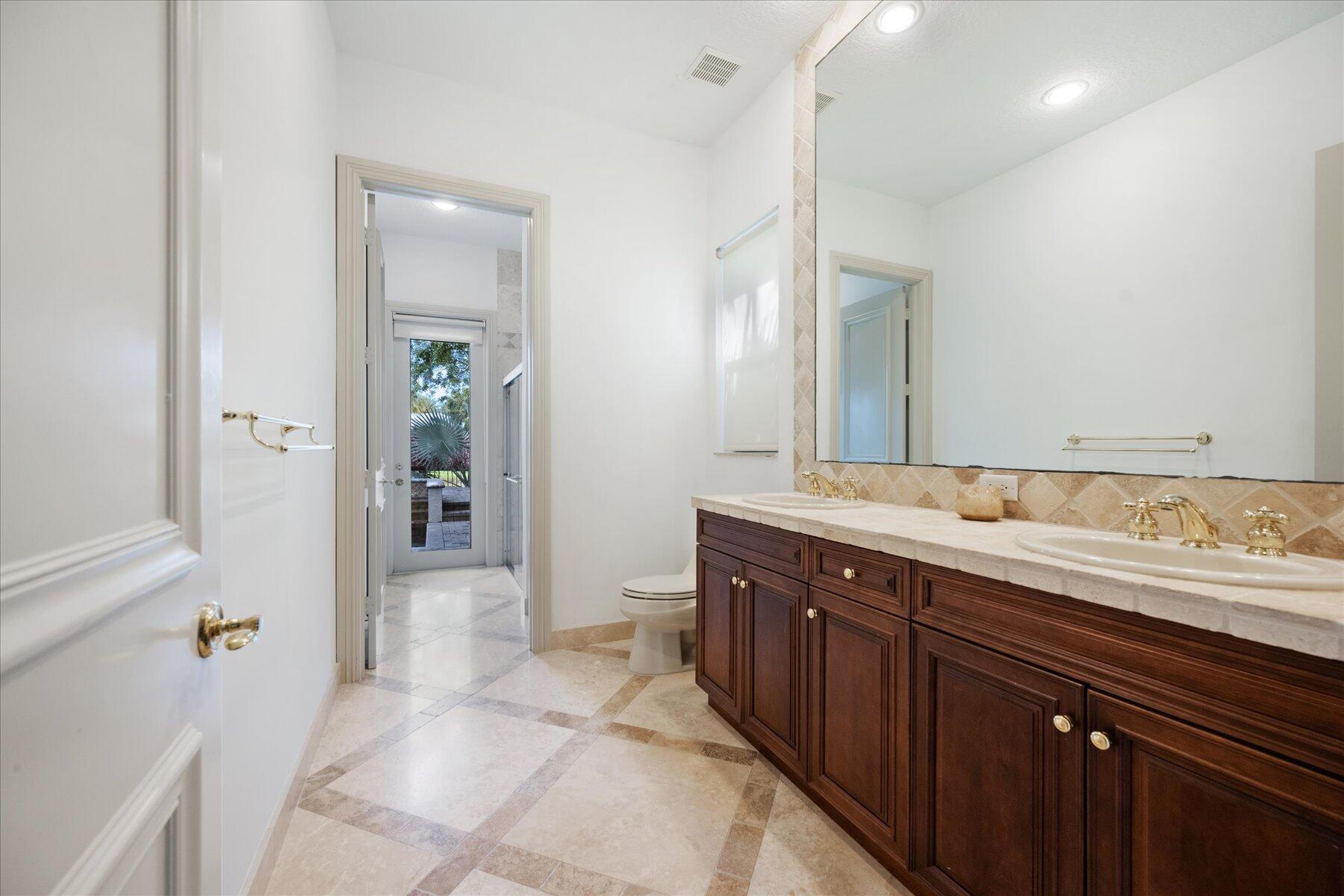 ISLES AT WELLINGTON 4 - Residential Lease