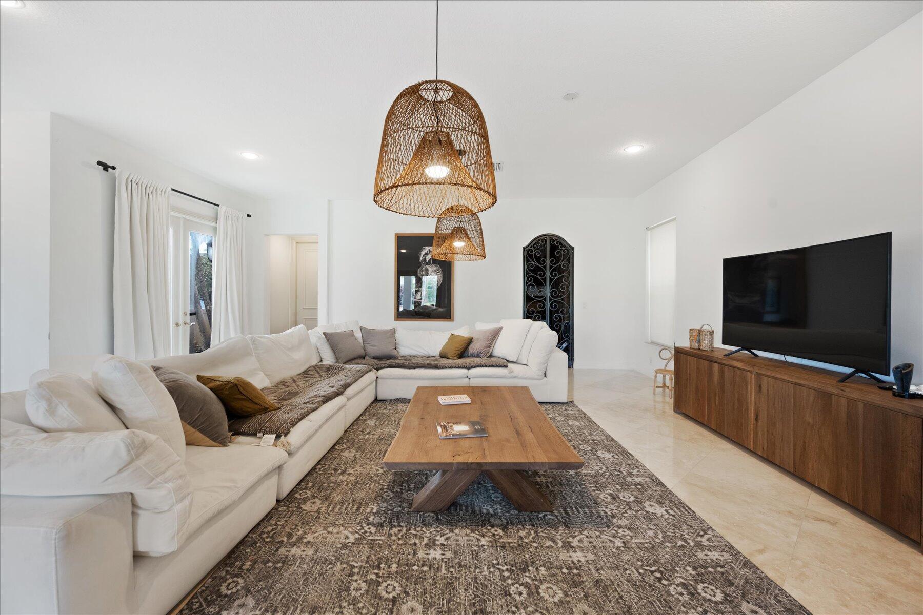 ISLES AT WELLINGTON 4 - Residential Lease