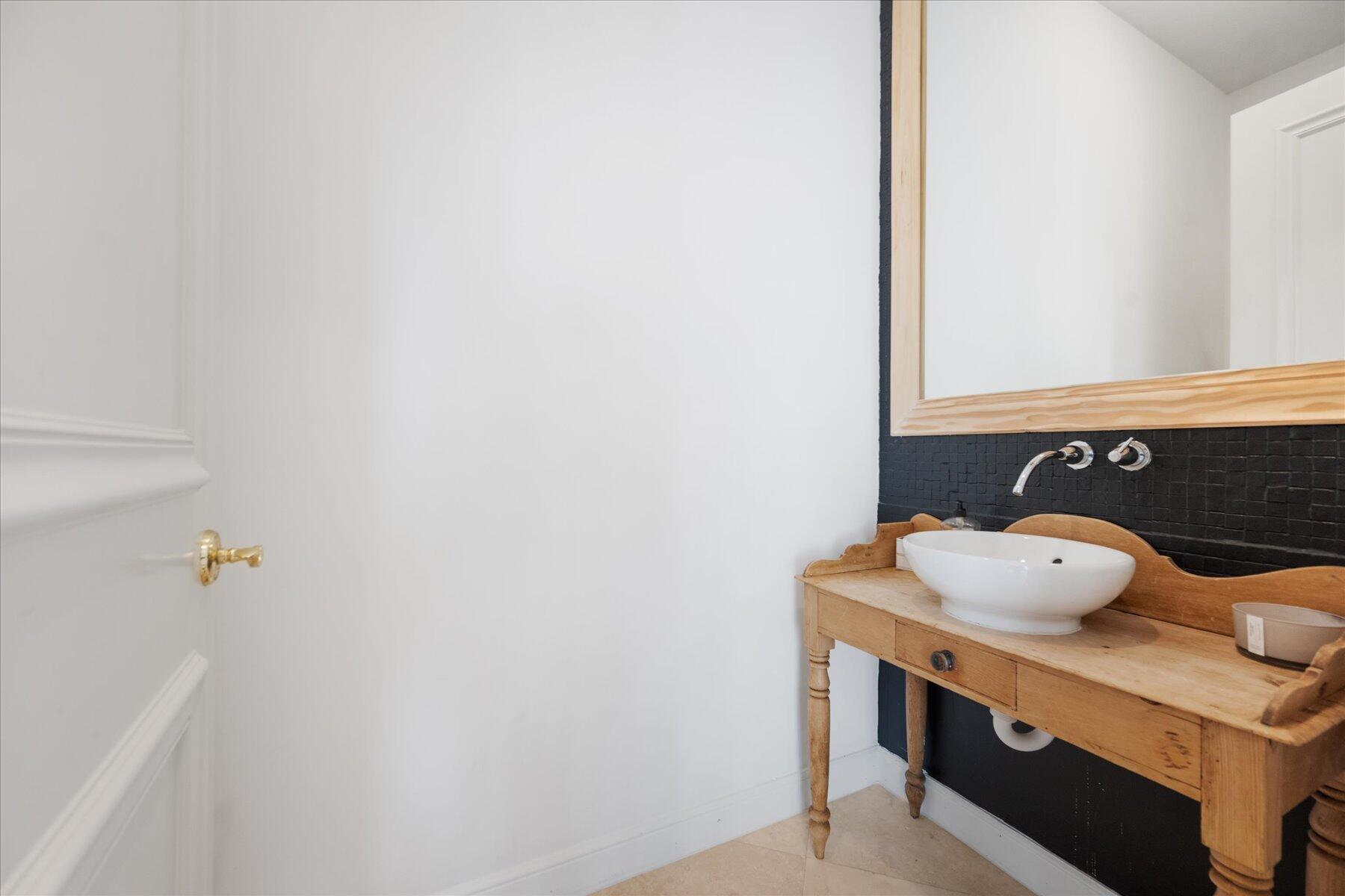 ISLES AT WELLINGTON 4 - Residential Lease