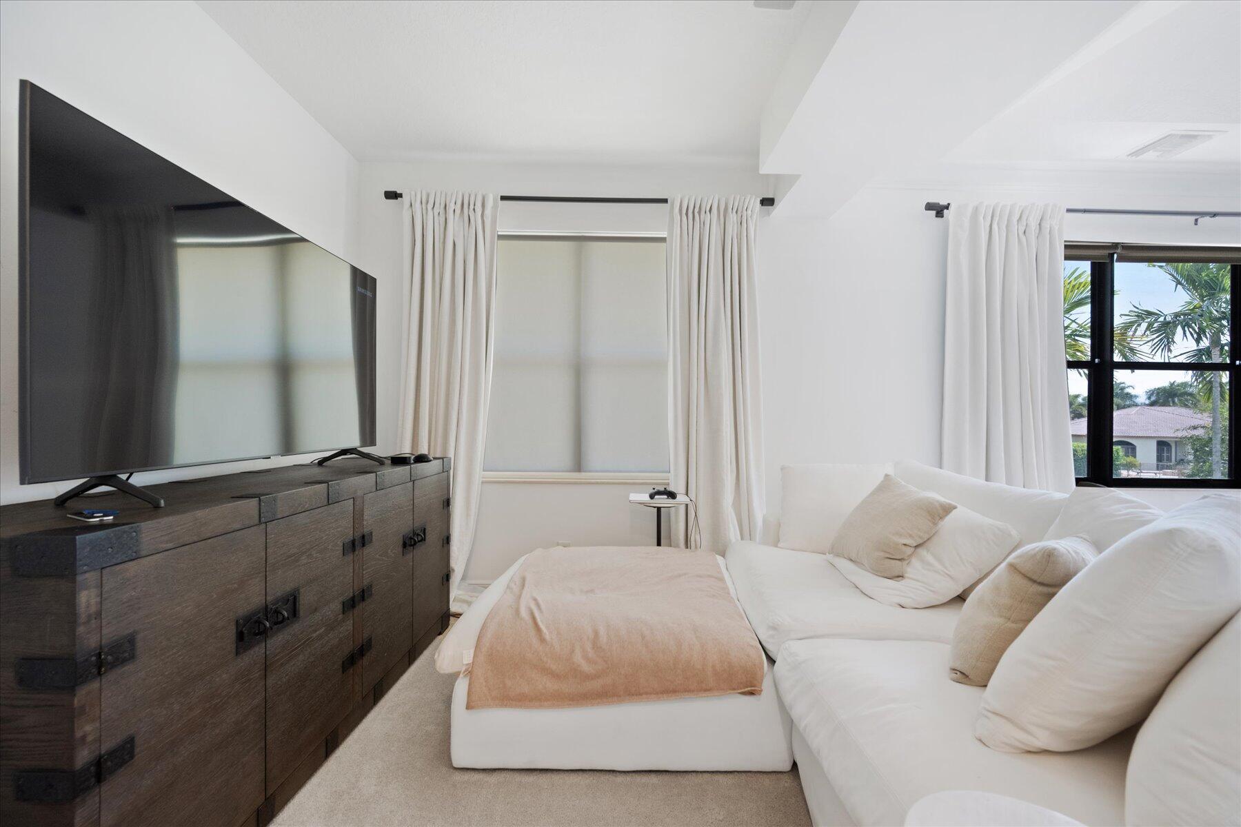 ISLES AT WELLINGTON 4 - Residential Lease