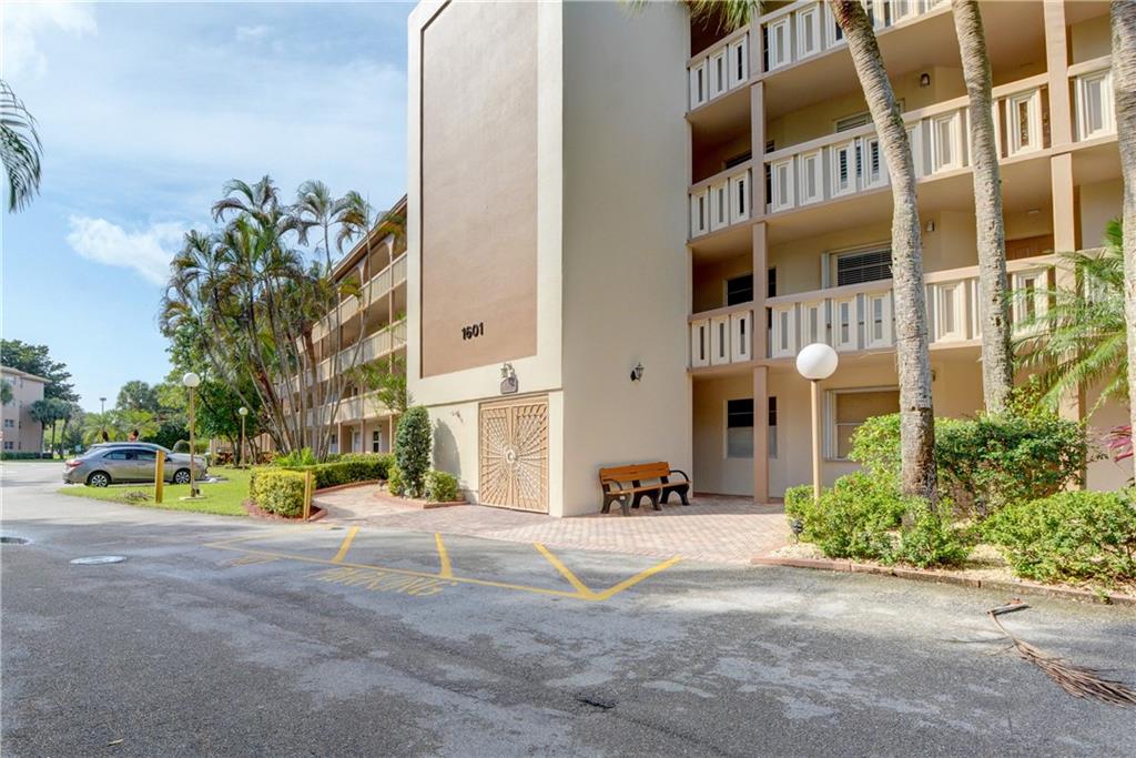WYNMOOR VILLAGE - Residential
