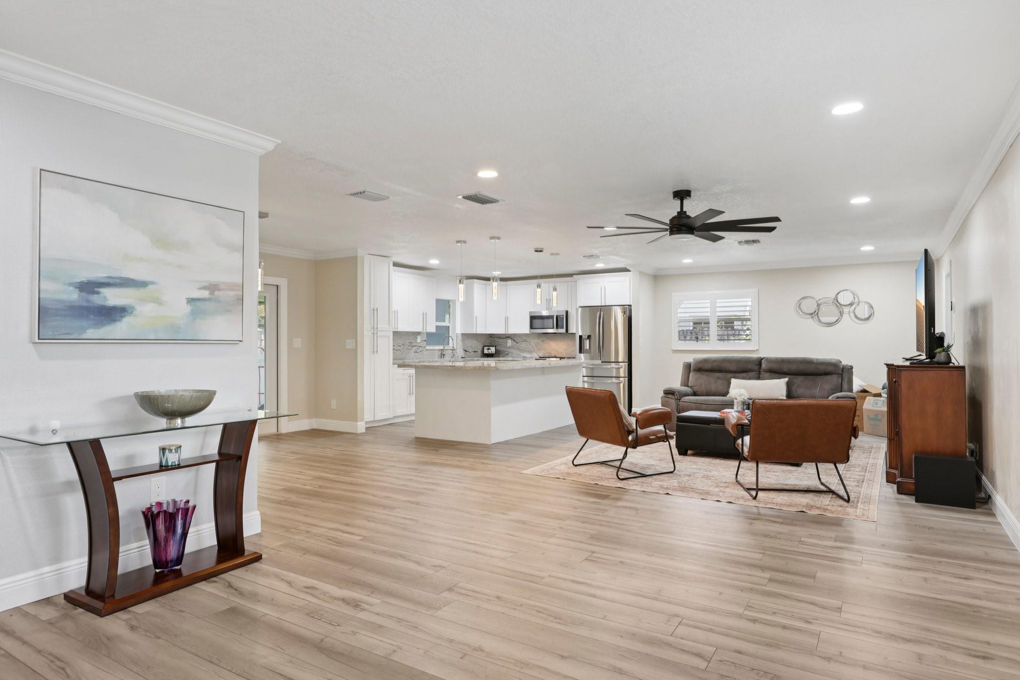 7820 NW 45th St