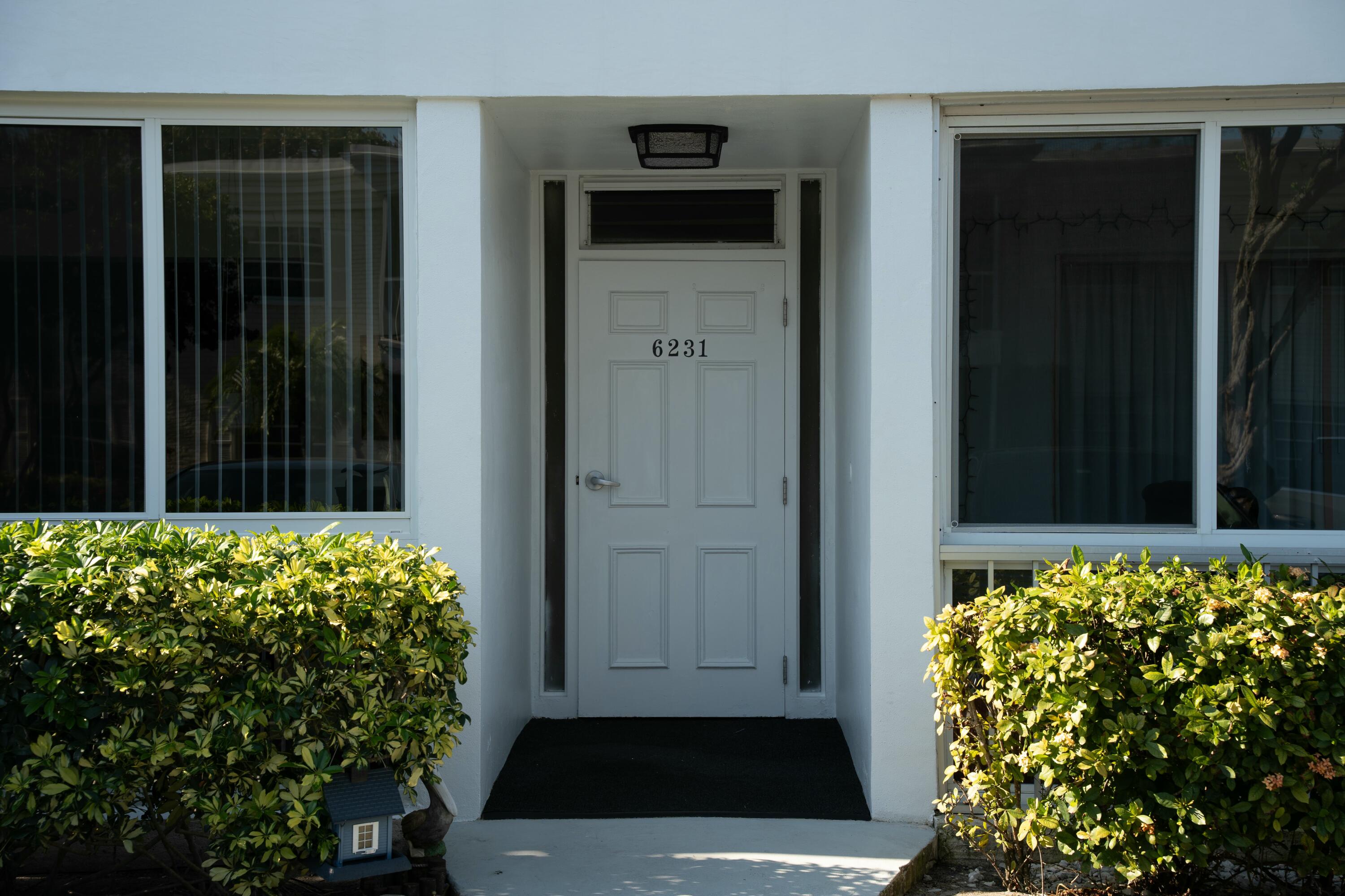 BAY COLONY CLUB CONDO - Residential Lease