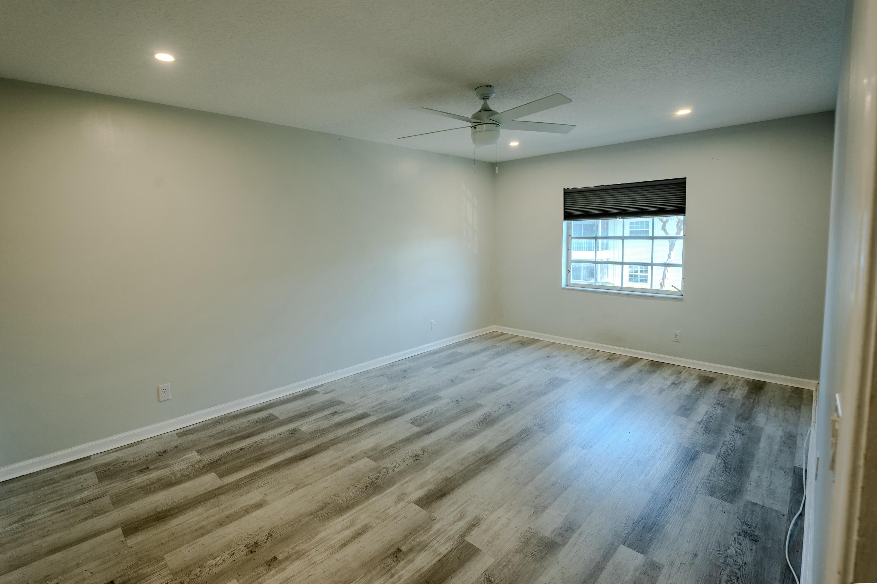BAY COLONY CLUB CONDO - Residential Lease