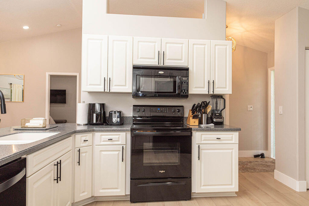 SUGAR POND MANOR OF WELLINGTONLT 67 BLK 51 - Residential Lease