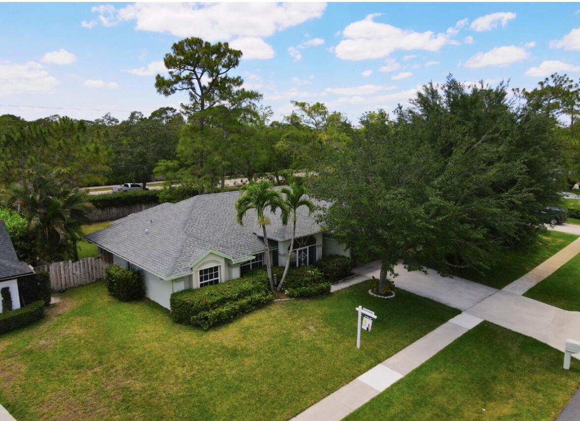 SUGAR POND MANOR OF WELLINGTONLT 67 BLK 51 - Residential Lease