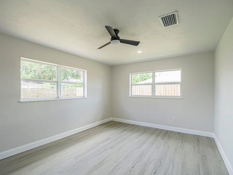 Tiny photo for 375 Manly Avenue, Sebastian, FL 32958 (MLS # B26089866)