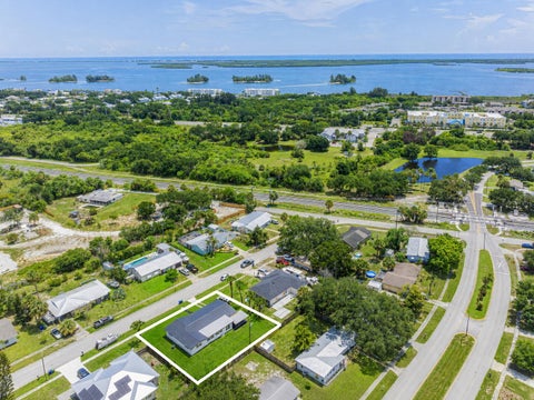 Tiny photo for 375 Manly Avenue, Sebastian, FL 32958 (MLS # B26089866)