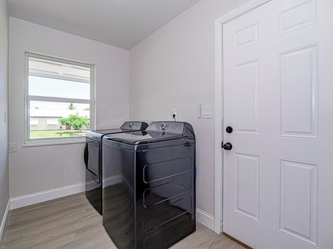 Tiny photo for 375 Manly Avenue, Sebastian, FL 32958 (MLS # B26089866)