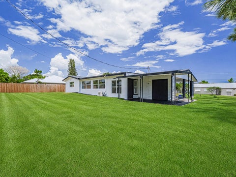 Tiny photo for 375 Manly Avenue, Sebastian, FL 32958 (MLS # B26089866)