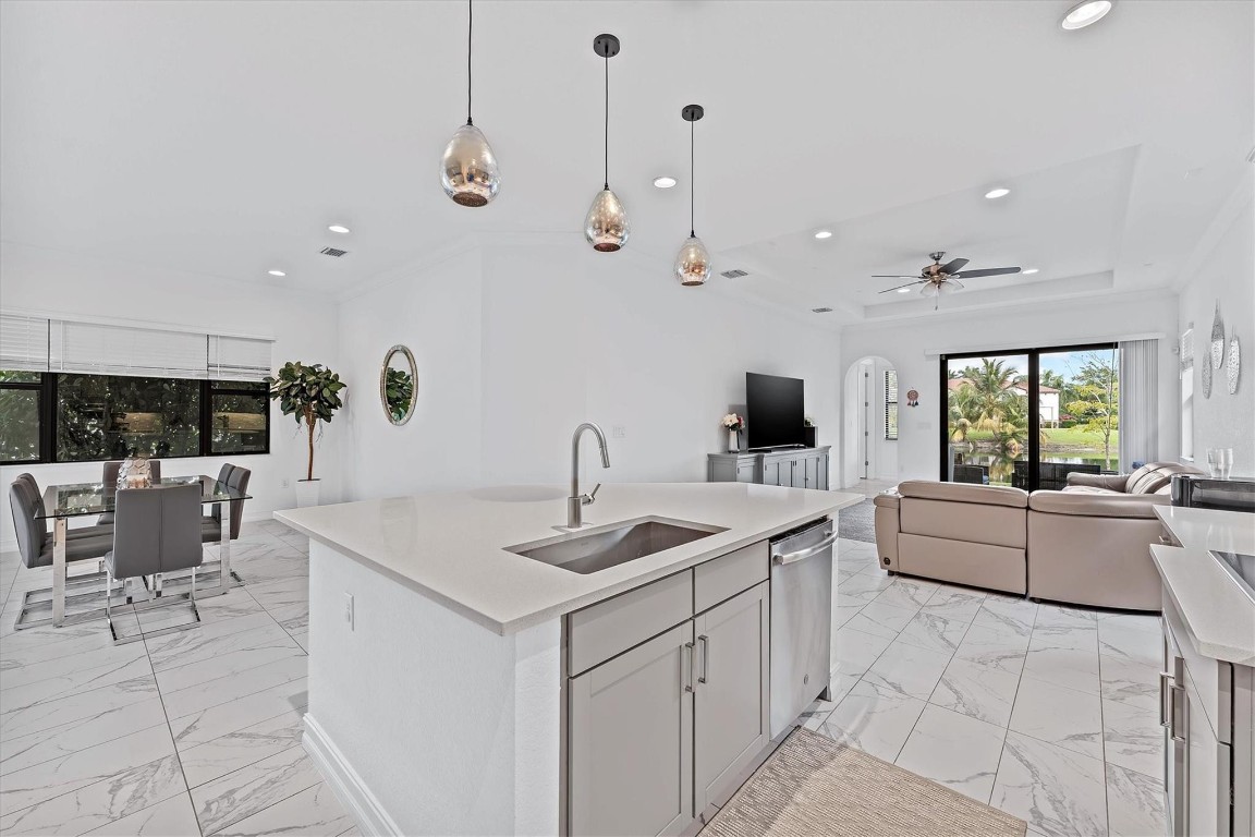 PEMBROKE LAKES SOUTH - Residential