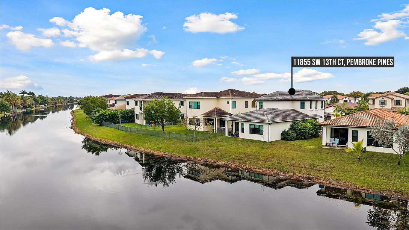 PEMBROKE LAKES SOUTH - Residential