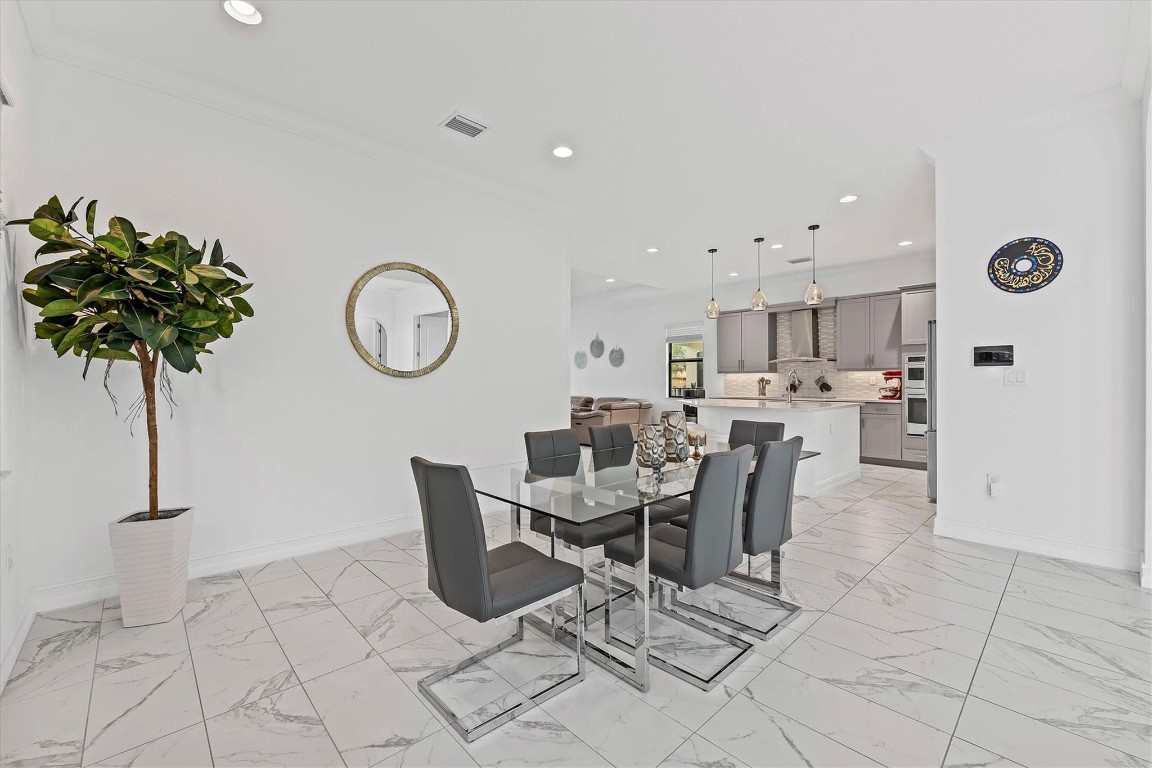 PEMBROKE LAKES SOUTH - Residential