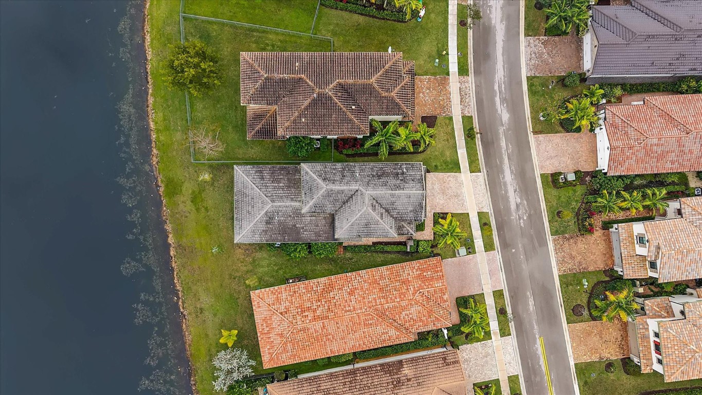 PEMBROKE LAKES SOUTH - Residential