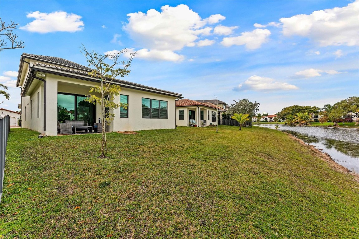 PEMBROKE LAKES SOUTH - Residential