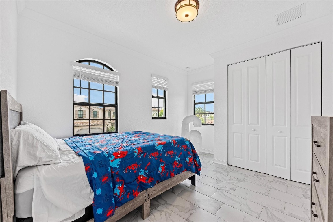 PEMBROKE LAKES SOUTH - Residential