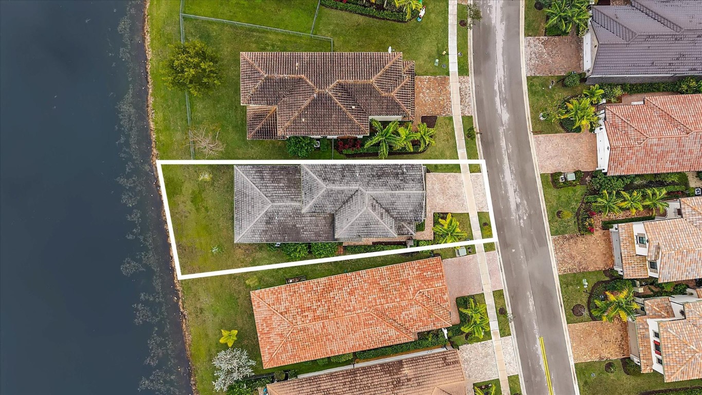 PEMBROKE LAKES SOUTH - Residential