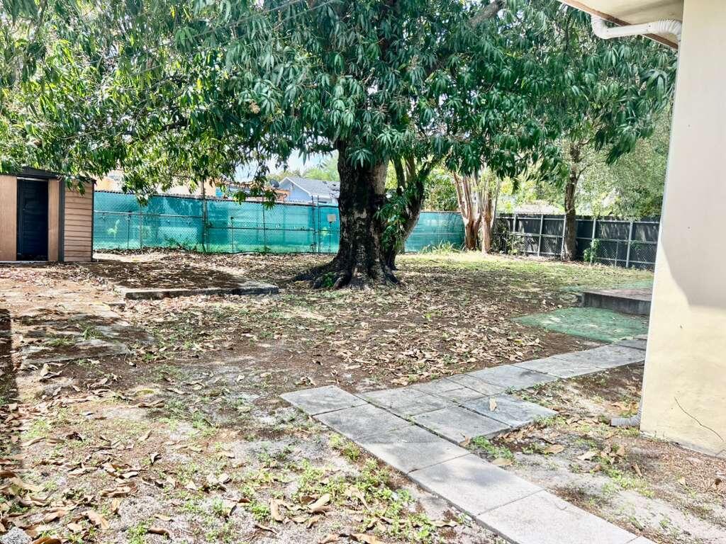 4TH AVENUE EXTENSION TO HIALEAH - Residential