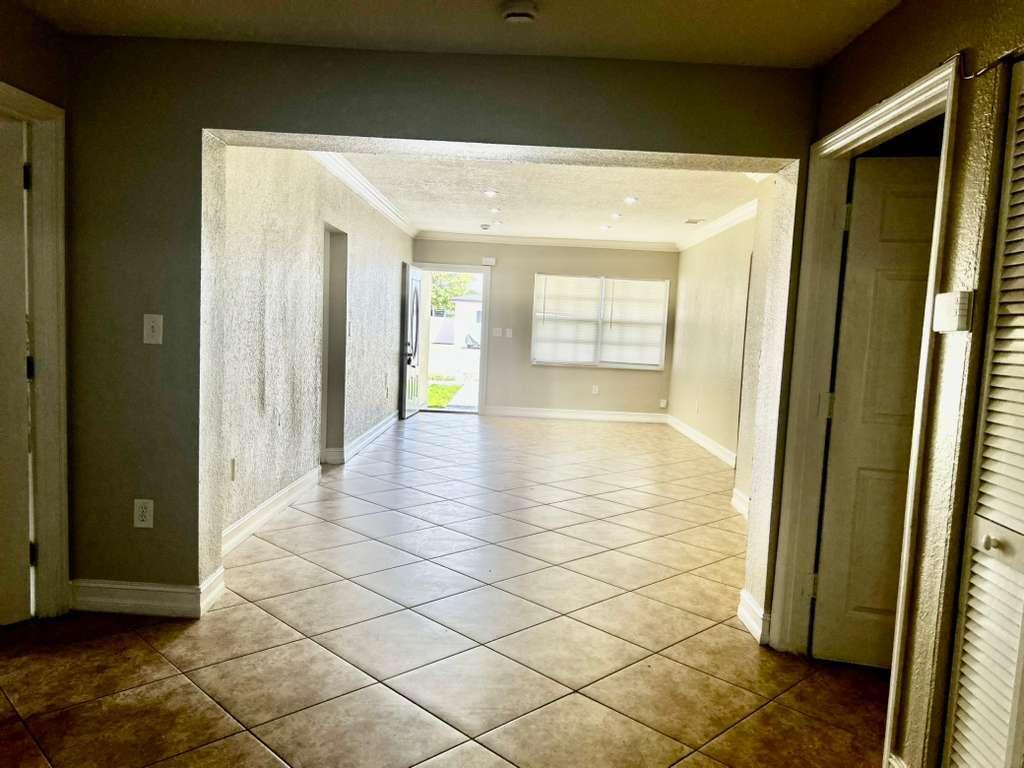 4TH AVENUE EXTENSION TO HIALEAH - Residential