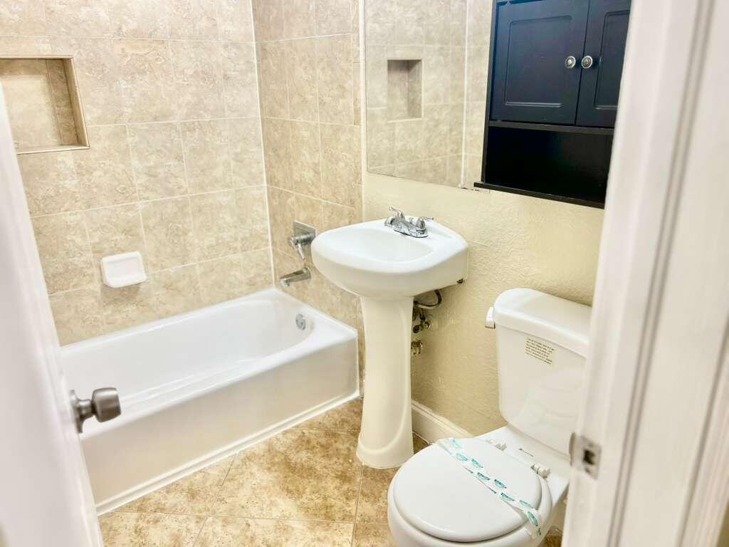 4TH AVENUE EXTENSION TO HIALEAH - Residential