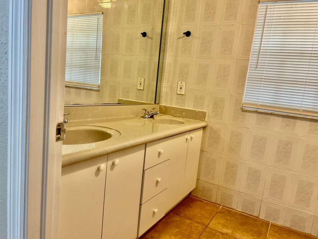 4TH AVENUE EXTENSION TO HIALEAH - Residential