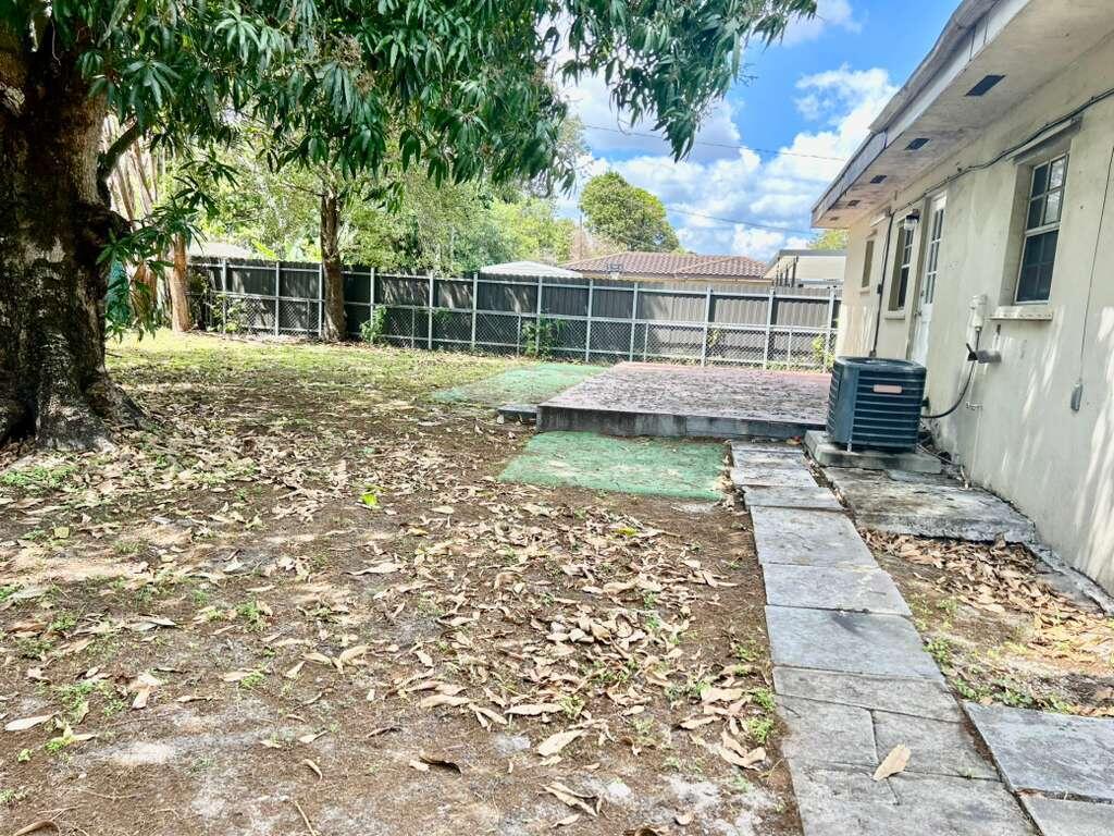 4TH AVENUE EXTENSION TO HIALEAH - Residential