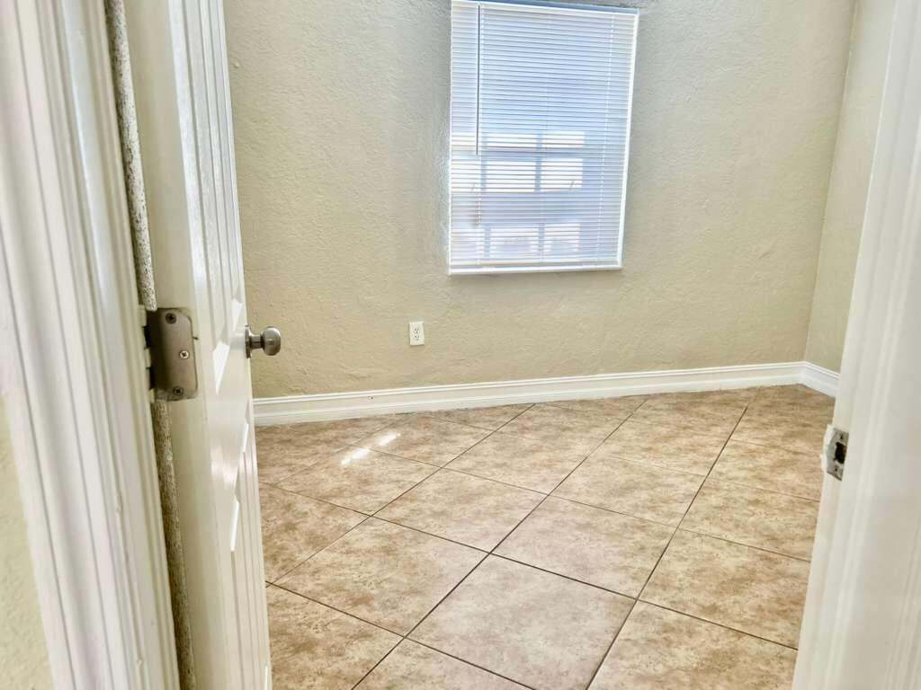 4TH AVENUE EXTENSION TO HIALEAH - Residential