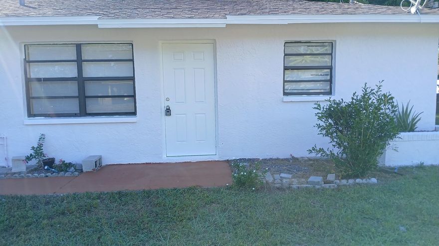 OVERSIZED LOT WITH ROOM TO EXPAND JUST WAITING ON NEW FAMILY, CLEAN. FRESHLY PAINTED MOVE IN READY.