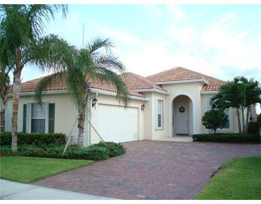 IMMACULATE FULLY FURNISHED EXTENDED OAKMONT MODEL WITH 2179 lIVING SQ.FT ON WATERFRONT CUL-DE SAC LOT * 3 BEDROOMS PLUS DEN 2 FULL BATHS AND A 2 CAR SIDE LOAD GARAGE * MASTER HAS KING SIZE BED * 2ND BEDROOM HAS A QUEEN SIZE BED * 3RD BEDROOM HAS 2 TWIN BEDS * TILES THRU-OUT THE ENTIRE HOME, NO CARPET * WALL UNIT IN FAMILY ROOM * ACCORDION HURRICANE SHUTTERS * CENTRAL VAC * CLOSET ORGANIZERS IN ALL CLOSETS * RENT INCLUDES COMPLETE LAWN CARE, HIGH SPEED INTERNET, PREMIUM MOVIE CHANNELS, RECREATIONAL FACILITIES, CLUBHOUSE WITH STATE OF THE ART EXERCISE ROOM, GAME ROOM, LIBRARY, MEETING ROOM, CARD ROOM AND CATERING KITCHEN & HALL, REAL ESTATE OFFICE, BEAUTY & NAIL SALON, POST OFFICE, 2 HEATED POOLS, TENNIS, BASKETBALL & BOCCE BALL COURTS, EVERYTHING AT YOUR FINGERTIPS! CLOSE