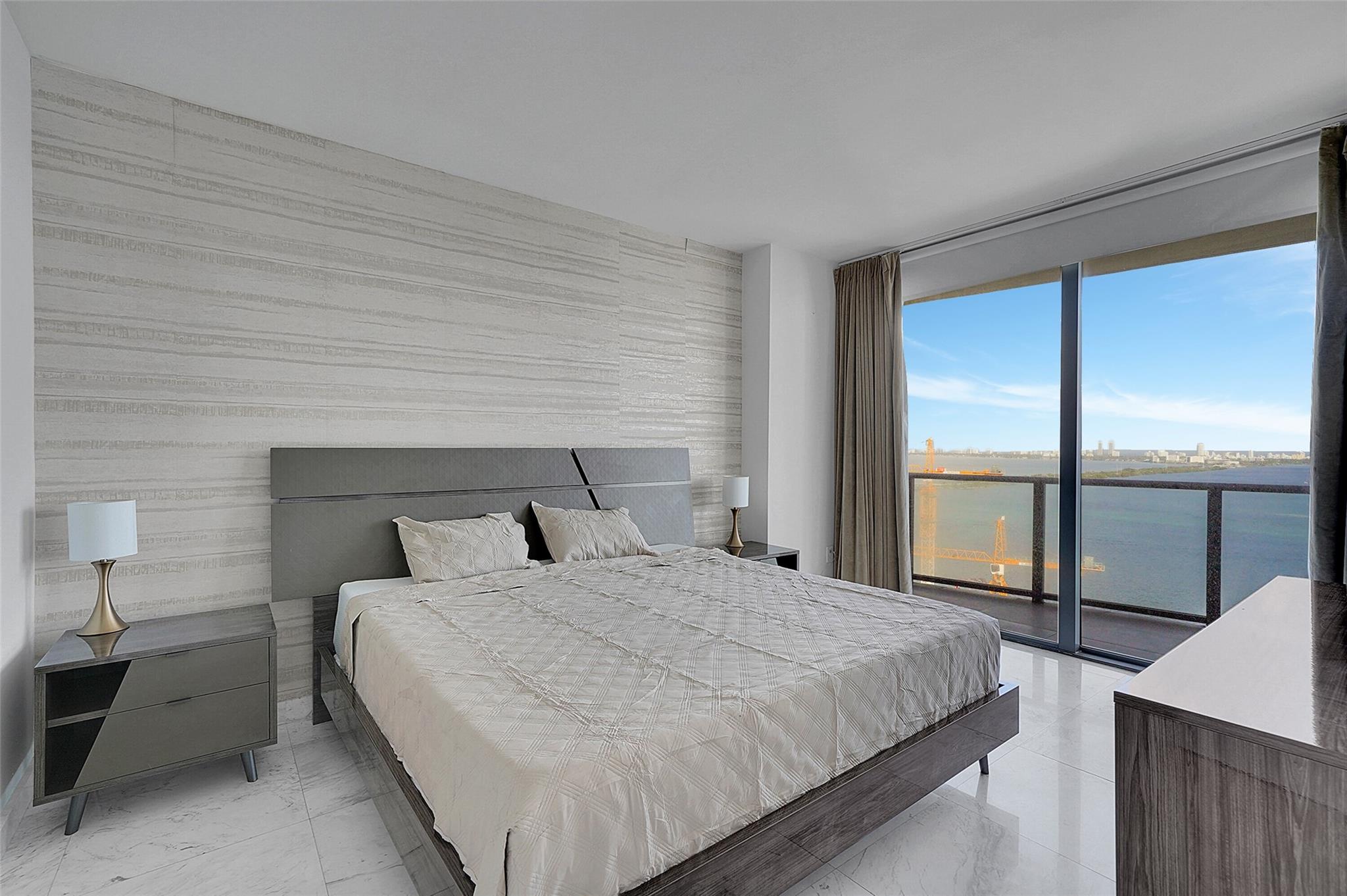 Icon Bay - Residential