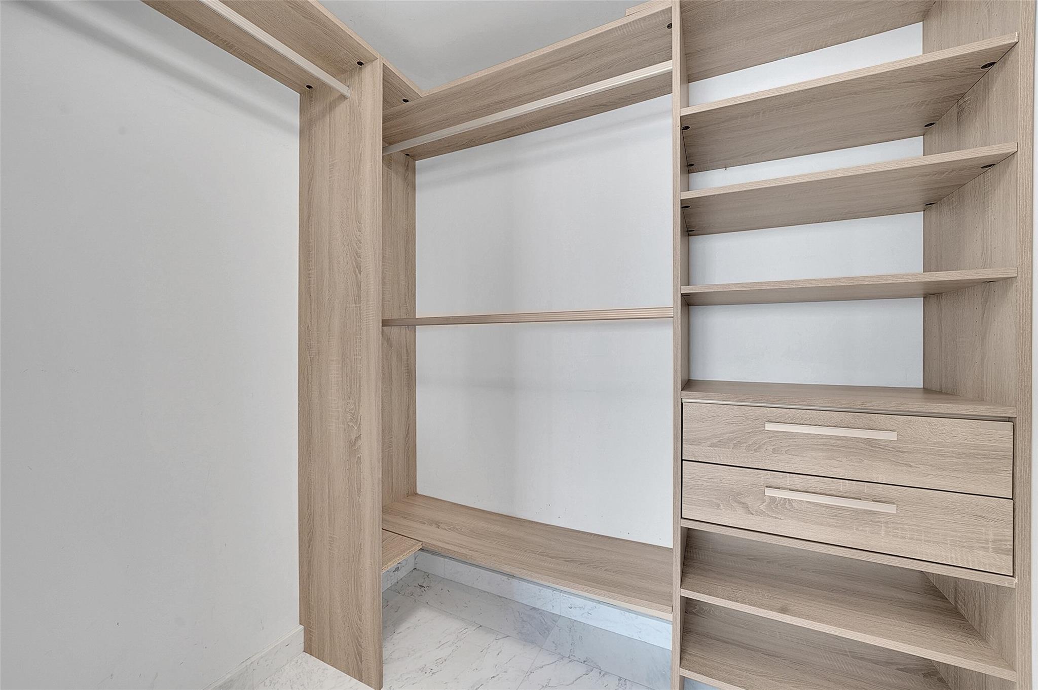 Icon Bay - Residential