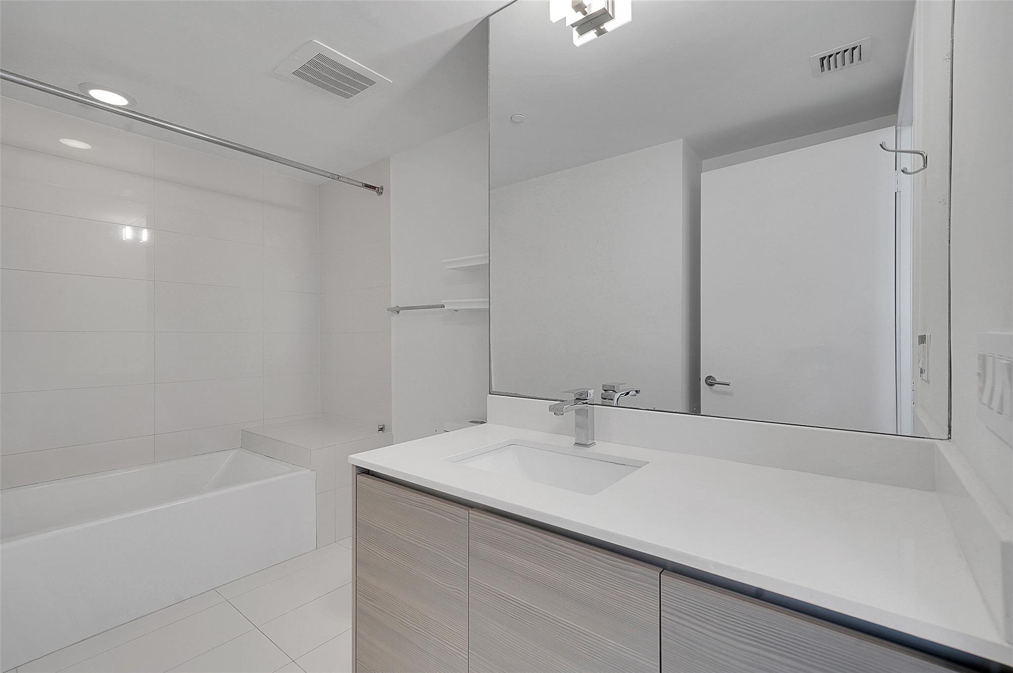 Icon Bay - Residential