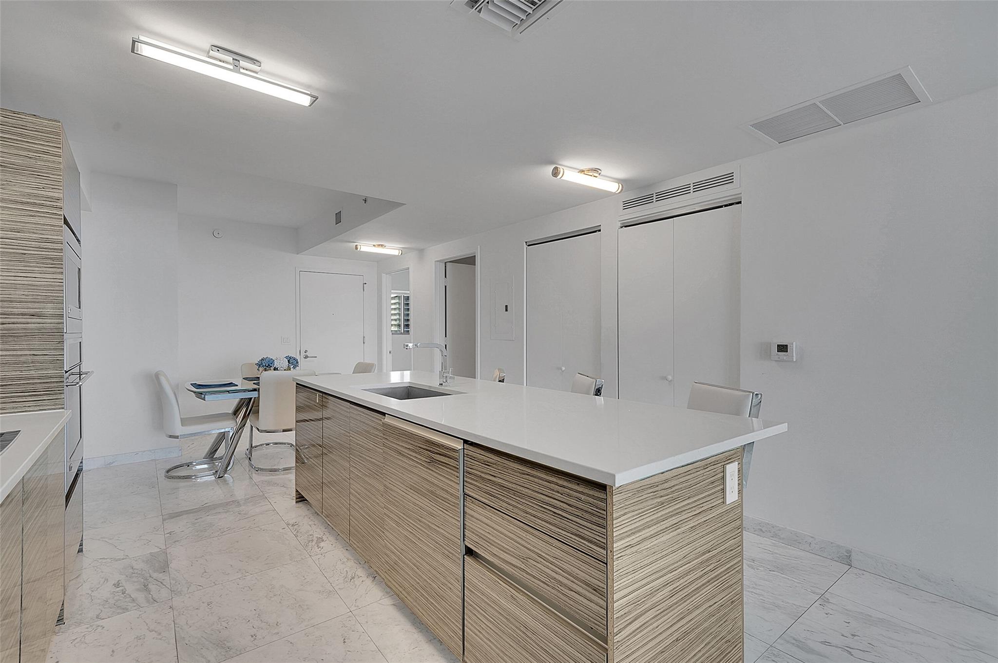 Icon Bay - Residential