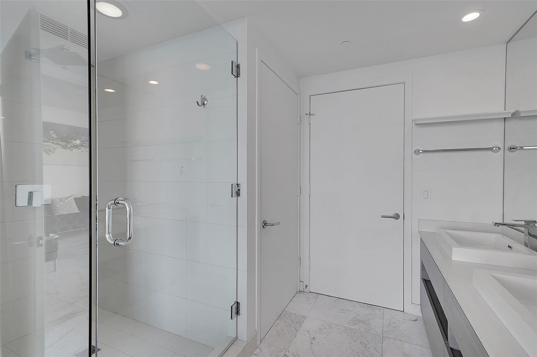 Icon Bay - Residential