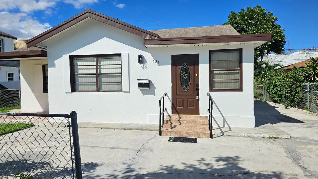 Photo of 421 Ardmore Road, West Palm Beach, FL 33401 (MLS # R11128208)