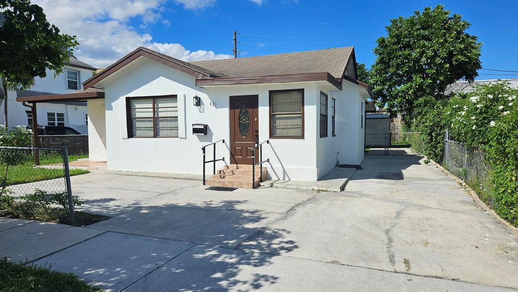 Photo of 421 Ardmore Road, West Palm Beach, FL 33401 (MLS # R11128208)
