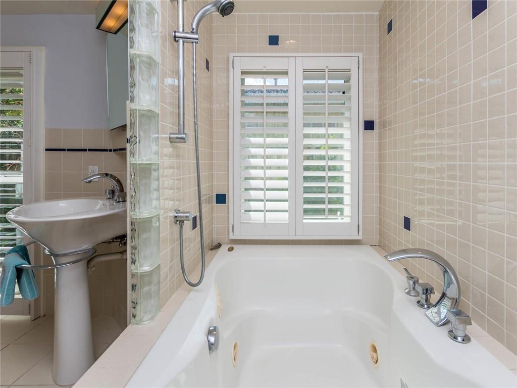 Edgewater Estates 40-7 B - Residential Lease