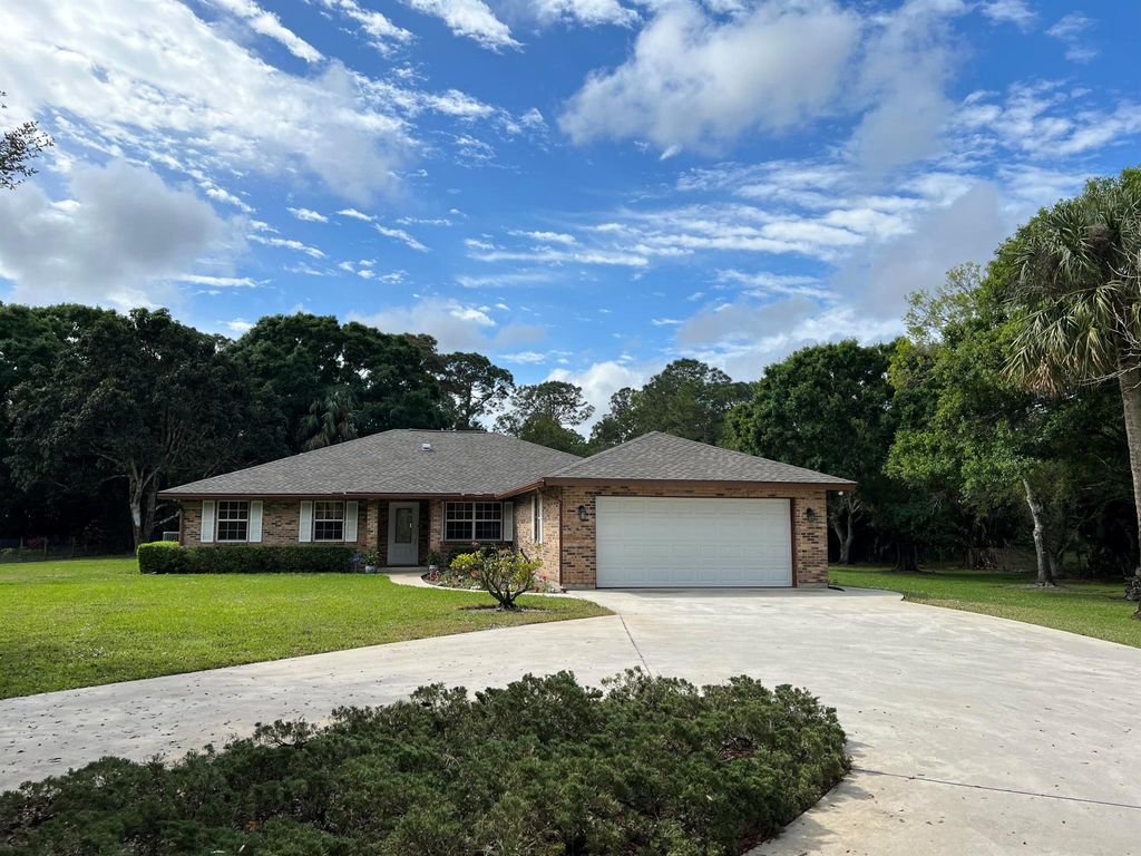 Photo of 11668 Sandy Run Run, Jupiter, FL 33478 (MLS # R10969274)