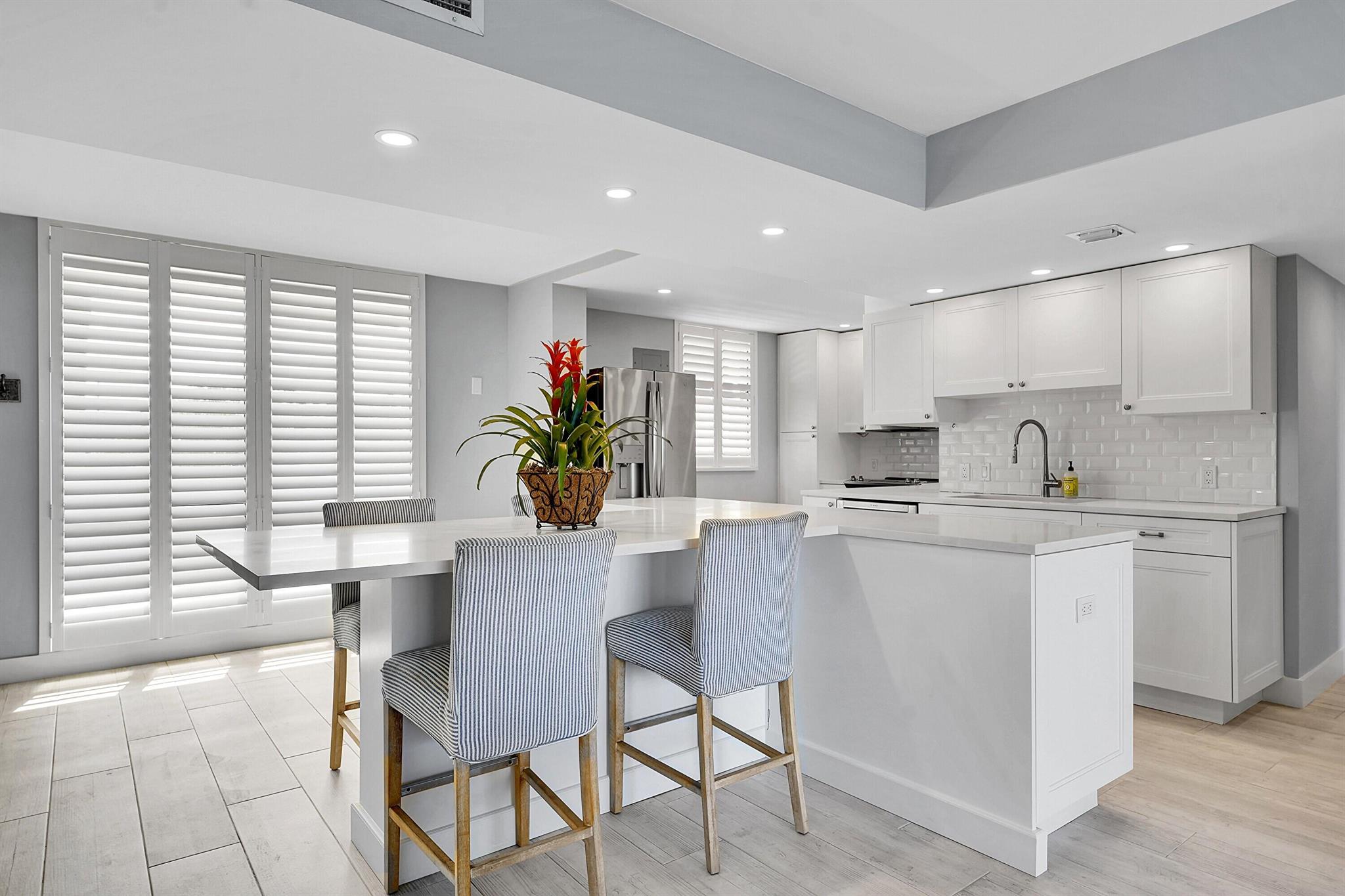 134 Lakeshore Drive 316