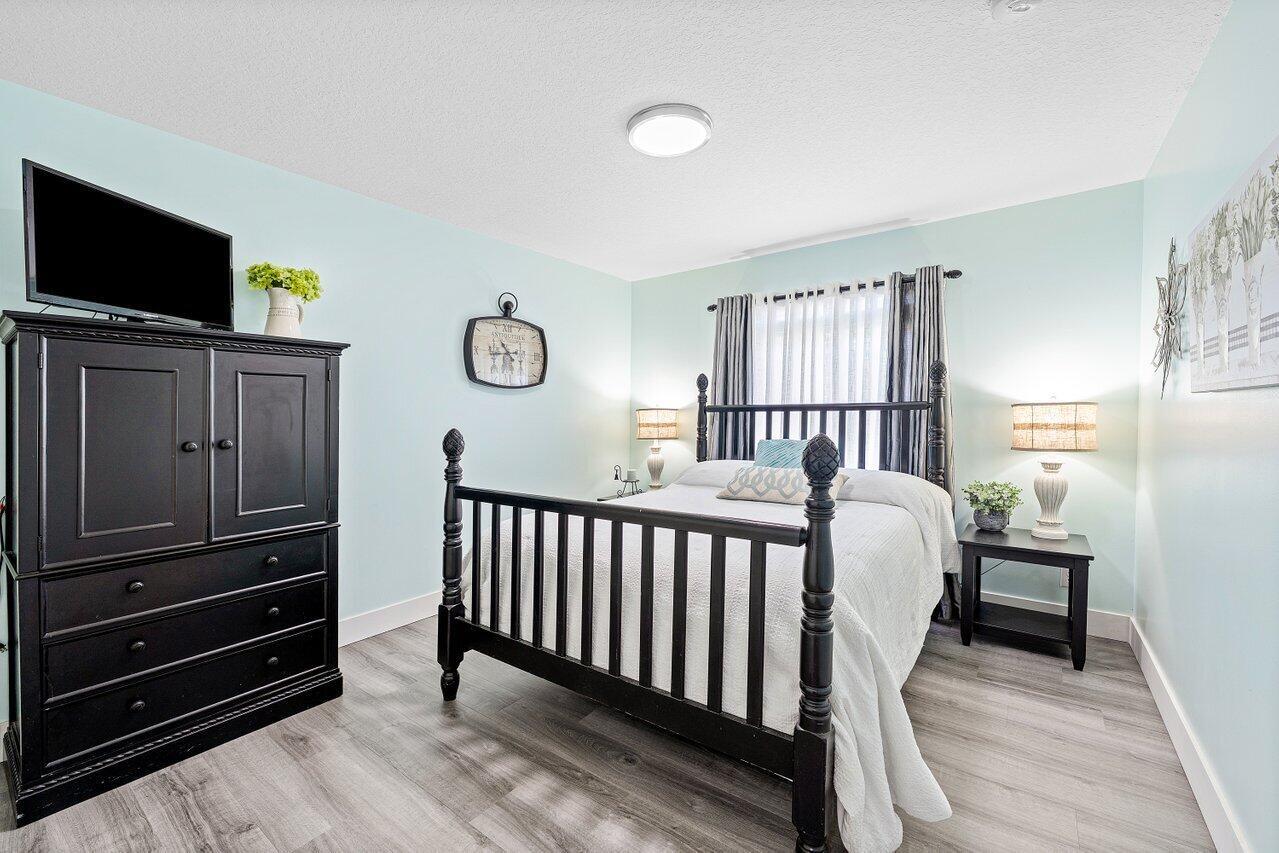 ST LUCIE FALLS (AKA RIVER - Residential