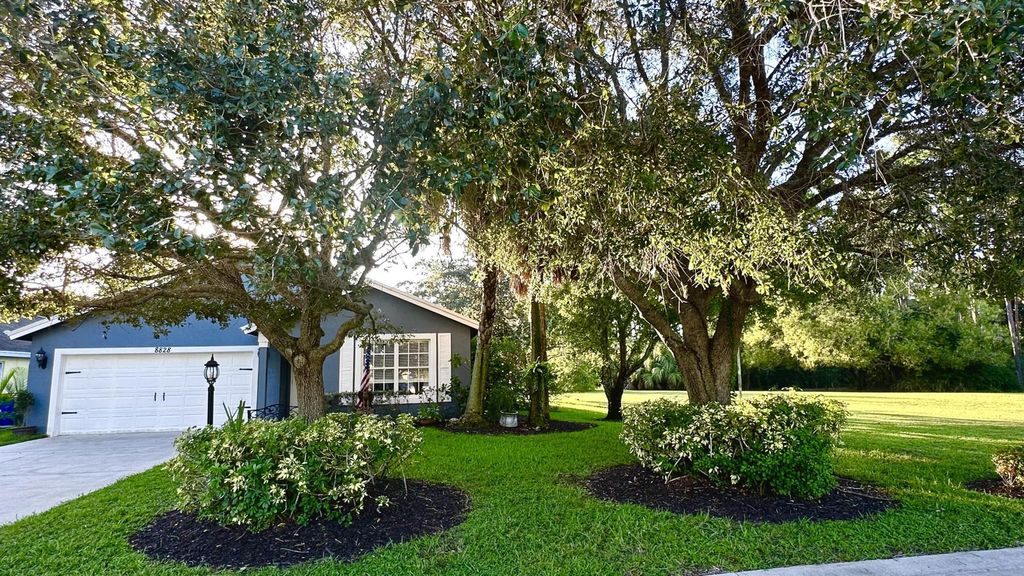 Photo of 8828 SW Horizon Court, Stuart, FL 34997 (MLS # R11131066)