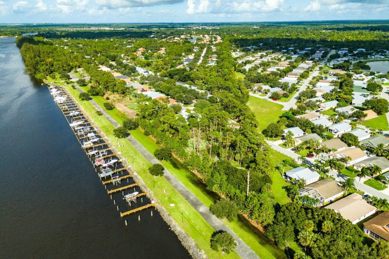ST LUCIE FALLS (AKA RIVER - Residential
