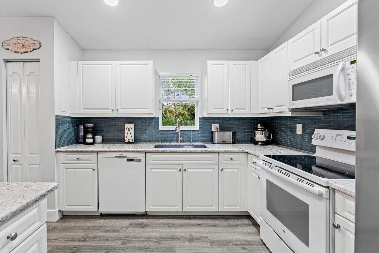 ST LUCIE FALLS (AKA RIVER - Residential